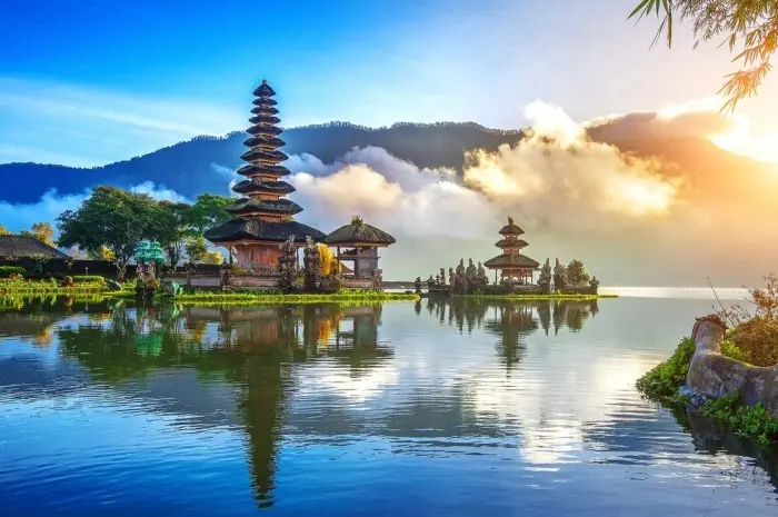 Mengeksplore Wisata Bali yang Menawarkan Keindahan Alam Memukau & budaya Unik