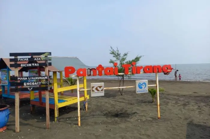 Pantai Tirang Semarang, Menyaksikan Keindahan Pantai Tersembunyi di Pesisir Jawa